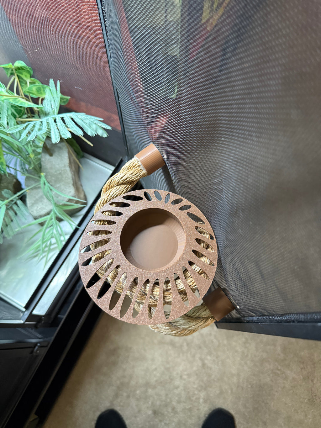 Magnetic Jungle Rope with Feeding dish and deck